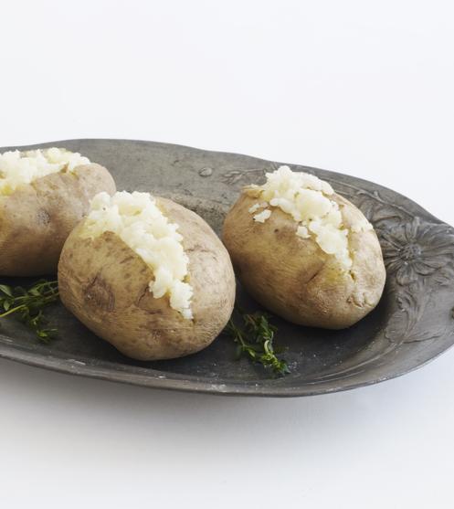 1 pomme de terre moyenne (cuite au four sans matière grasse) avec la peau 1 pomme de terre moyenne (cuite au four sans matière grasse) avec la peau