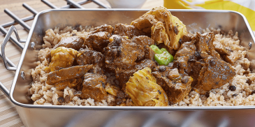 RIZ GRAS À LA VIANDE ET AU SOUMARA
